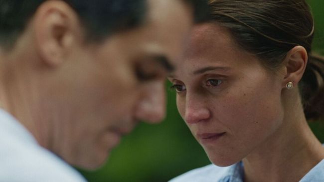 Anmeldelse af 'The Last Day': Alicia Vikander med 'Mrs. Dalloway' Take