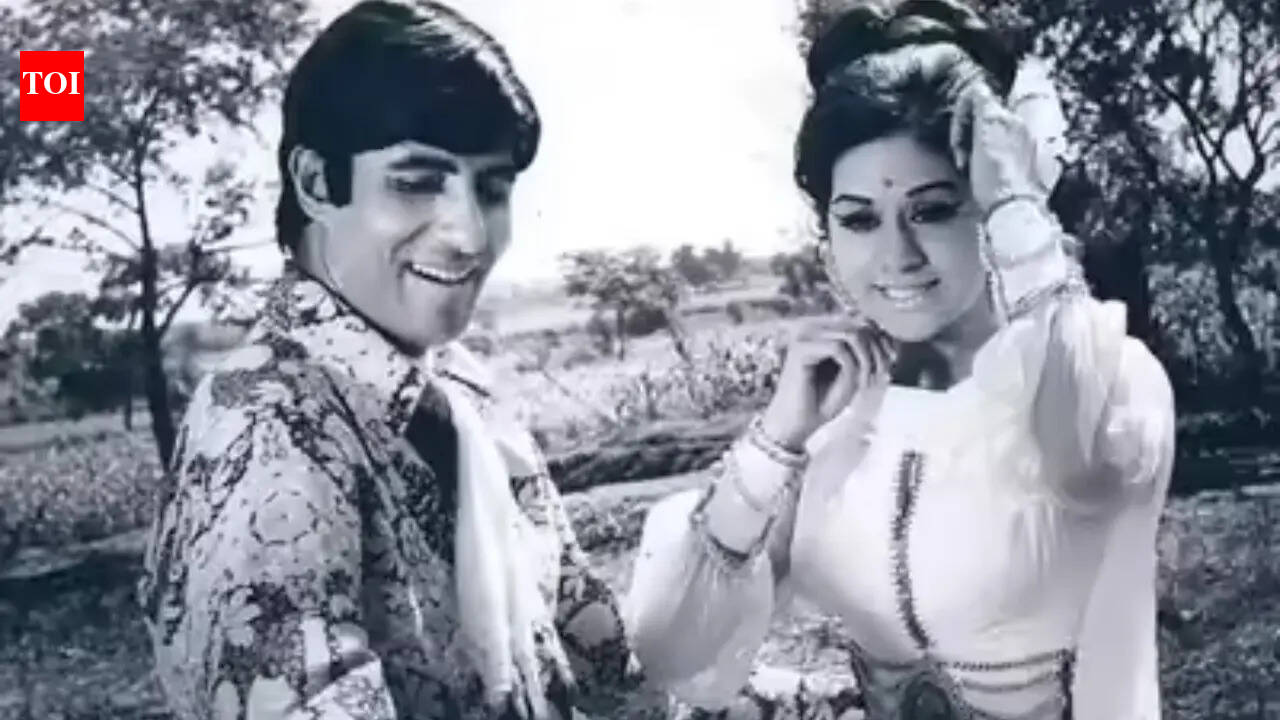 Aruna Irani: Fra at være Amitabh Bachchans hovedrolleindehaver til at optræde i dansenumre for 2500 rupier – Aruna Irani fortæller om sin rejse: »Jeg gjorde det med mod« | Nyheder om hindifilm