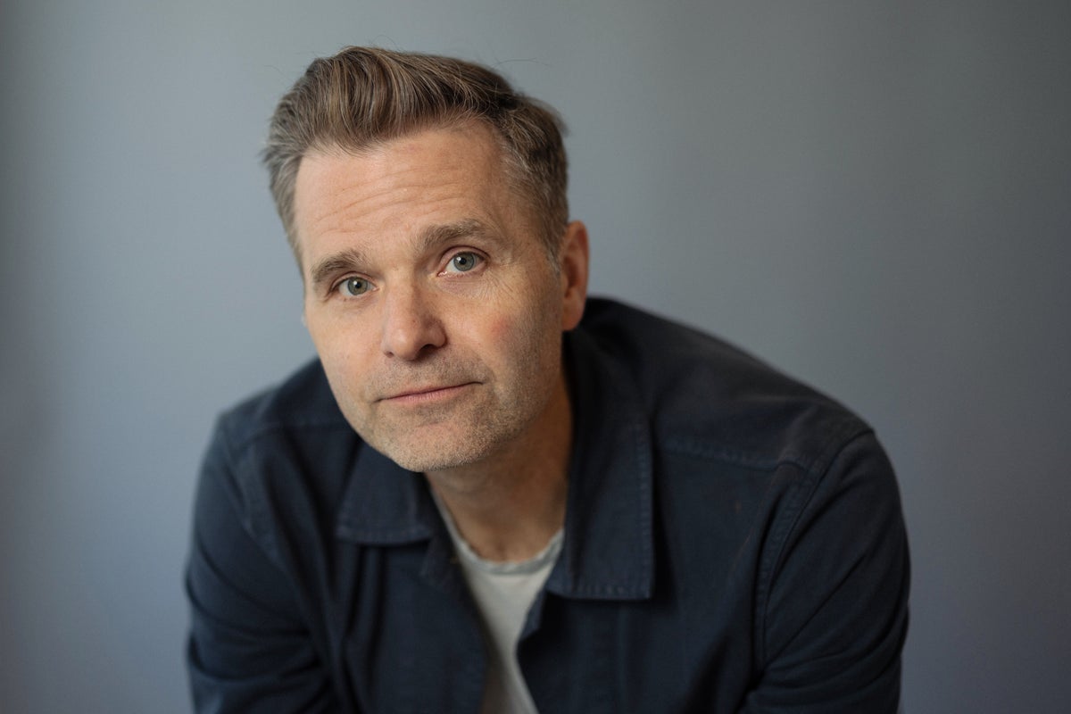 Death Cabs Ben Gibbard om skilsmisse, 'nepo baby' administrerende direktører og berømmelse i noughties: 'Der var nogle skræmmende mennesker omkring'