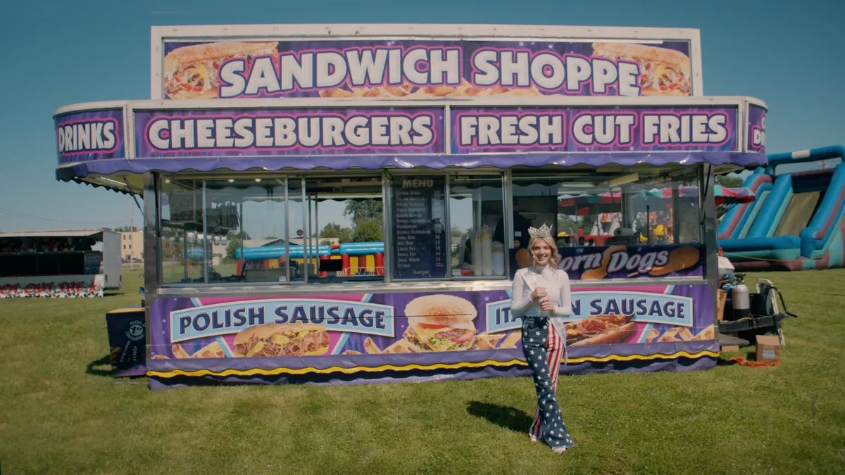 Dokumentarfilmen 'Flag Day' viser den lille Michigan-bys meget store parade