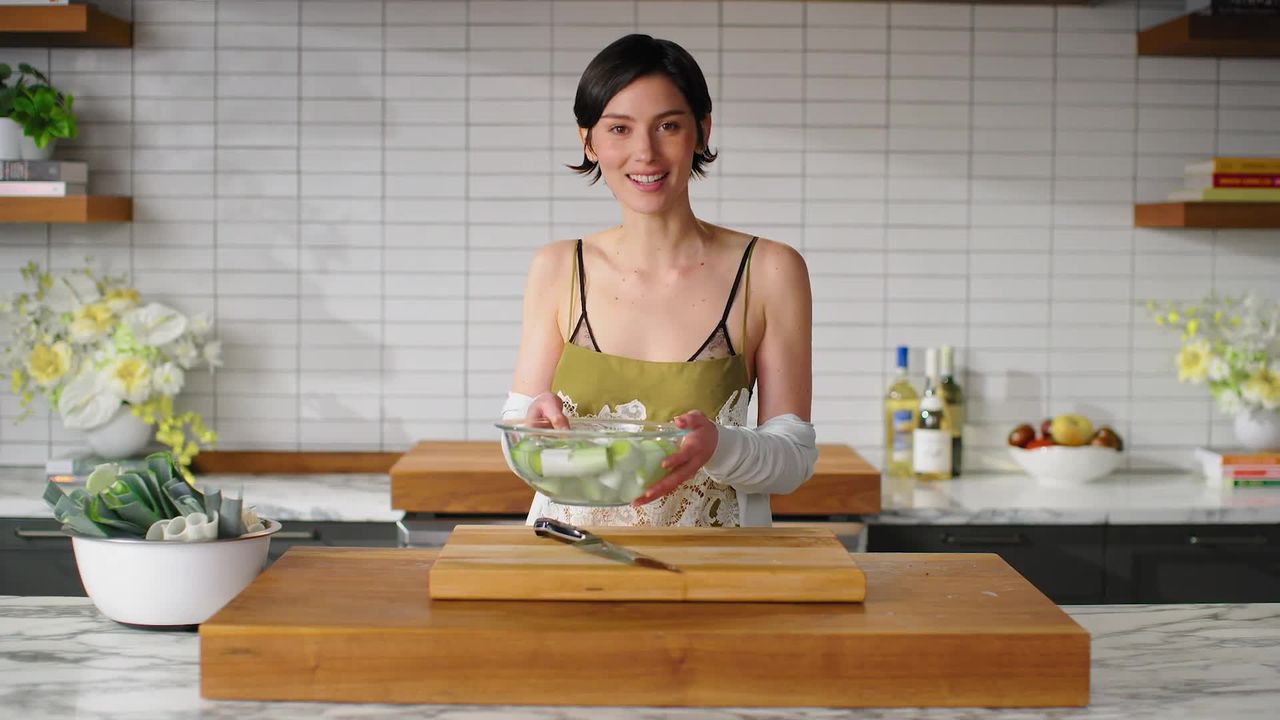 Gracie Abrams blander "Extra-Dirty" Gin Martinis - og deler historien bag sit nye album
