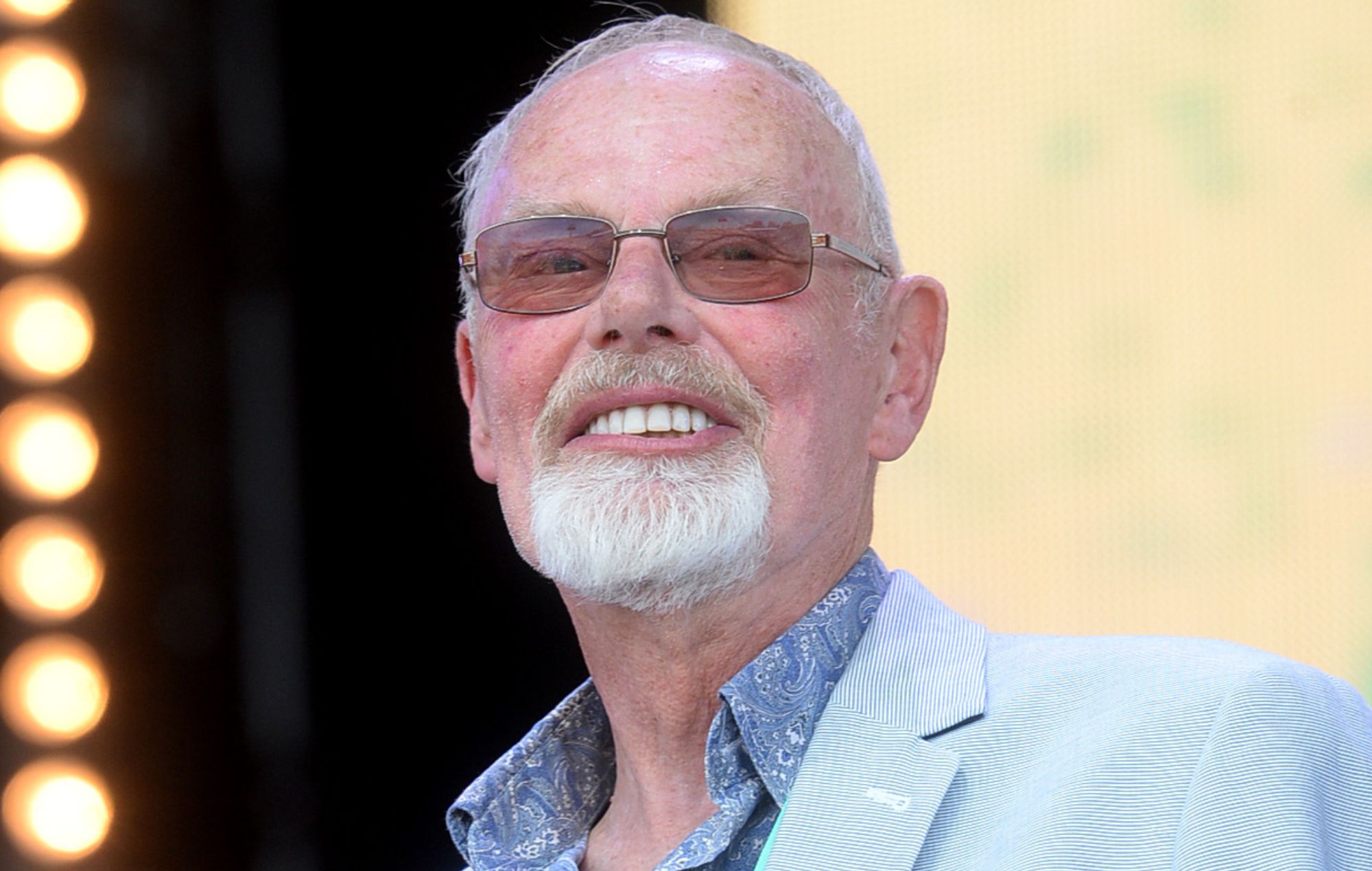 'Hvisker' Bob Harris om at træde tilbage fra BBC Radio 2 efter 56 år på grund af "dårligt helbred": "Dette har været en af ​​de sværeste beslutninger i mit liv"