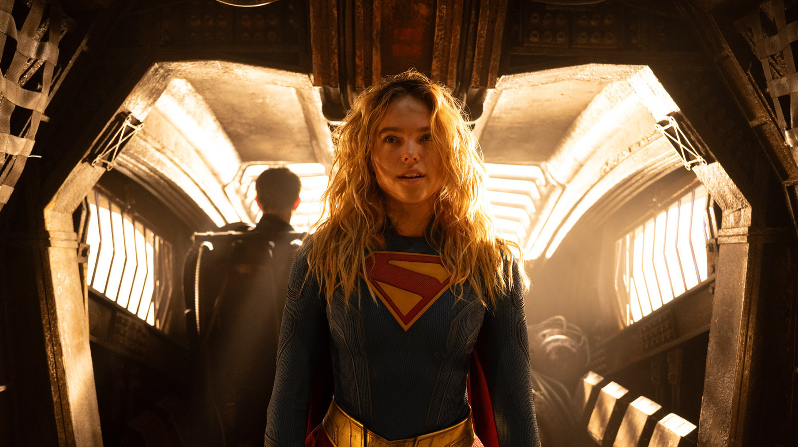 Hvorfor Supergirl næsten aldrig har sit superheltekostume på i sin egen film [Set Visit]