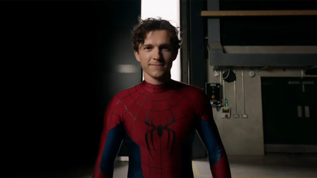 Internettet holder ikke op med at drille Marvel, efter at Tom Holland har delt sine indtryk af Christopher Nolans filmsæt i sammenligning