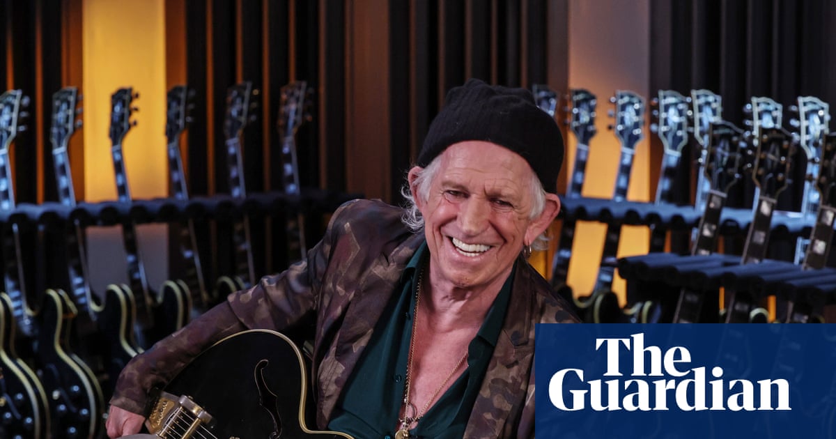 'Jeg ville lytte til min krop, før den skreg om hjælp': Keith Richards om livet som 82-årig oldefar – og dyst med Mick Jagger | Keith Richards