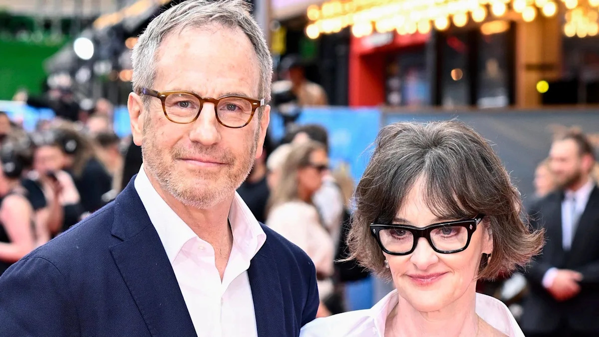 Joan Cusacks tilbagetrukne liv væk fra Hollywood, da hun får den røde løber tilbage