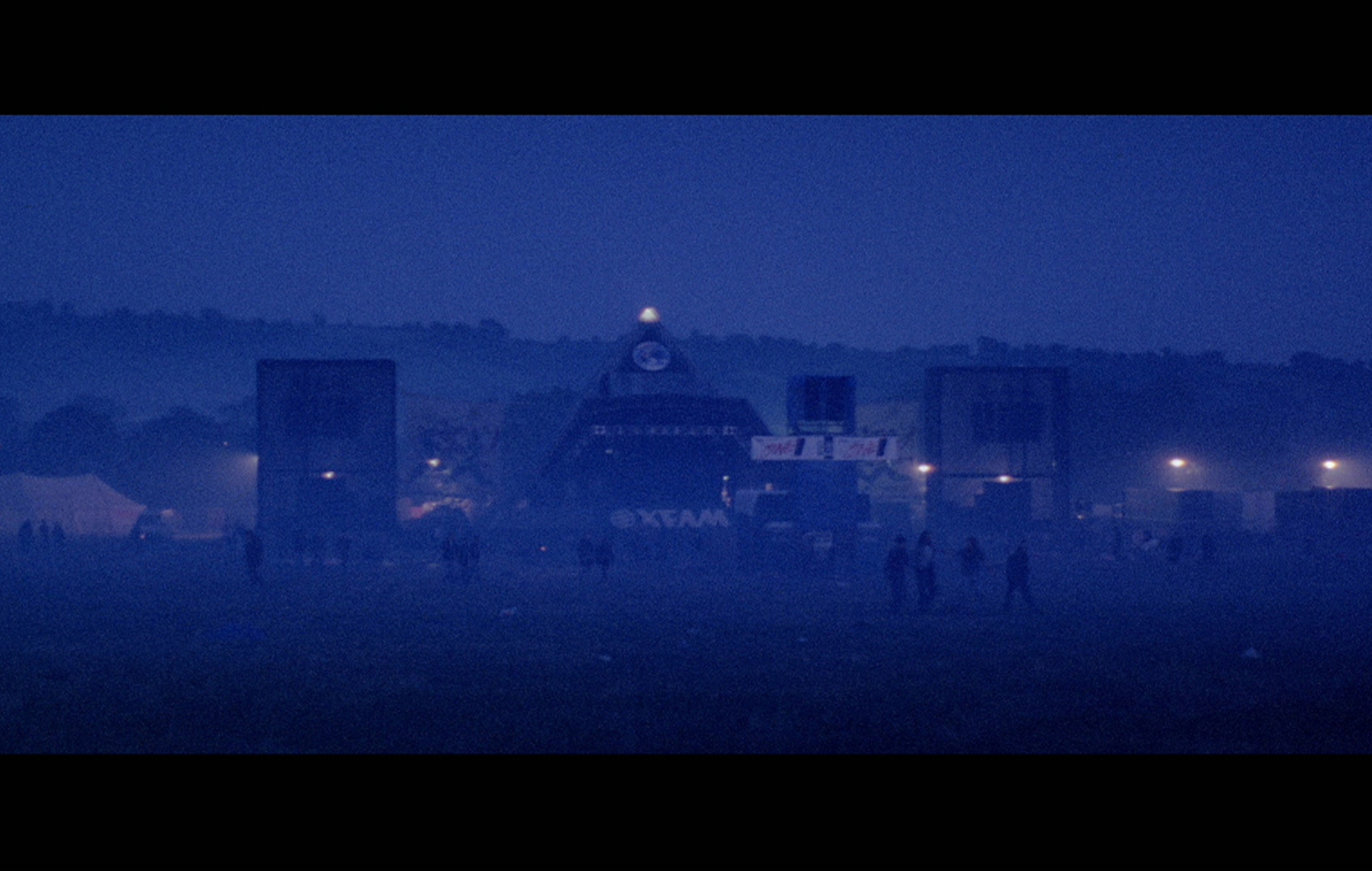 Klassikeren 'Glastonbury The Movie' vender tilbage til biograferne i restaureret 4K til 30-års jubilæum i hele Glasto-weekenden