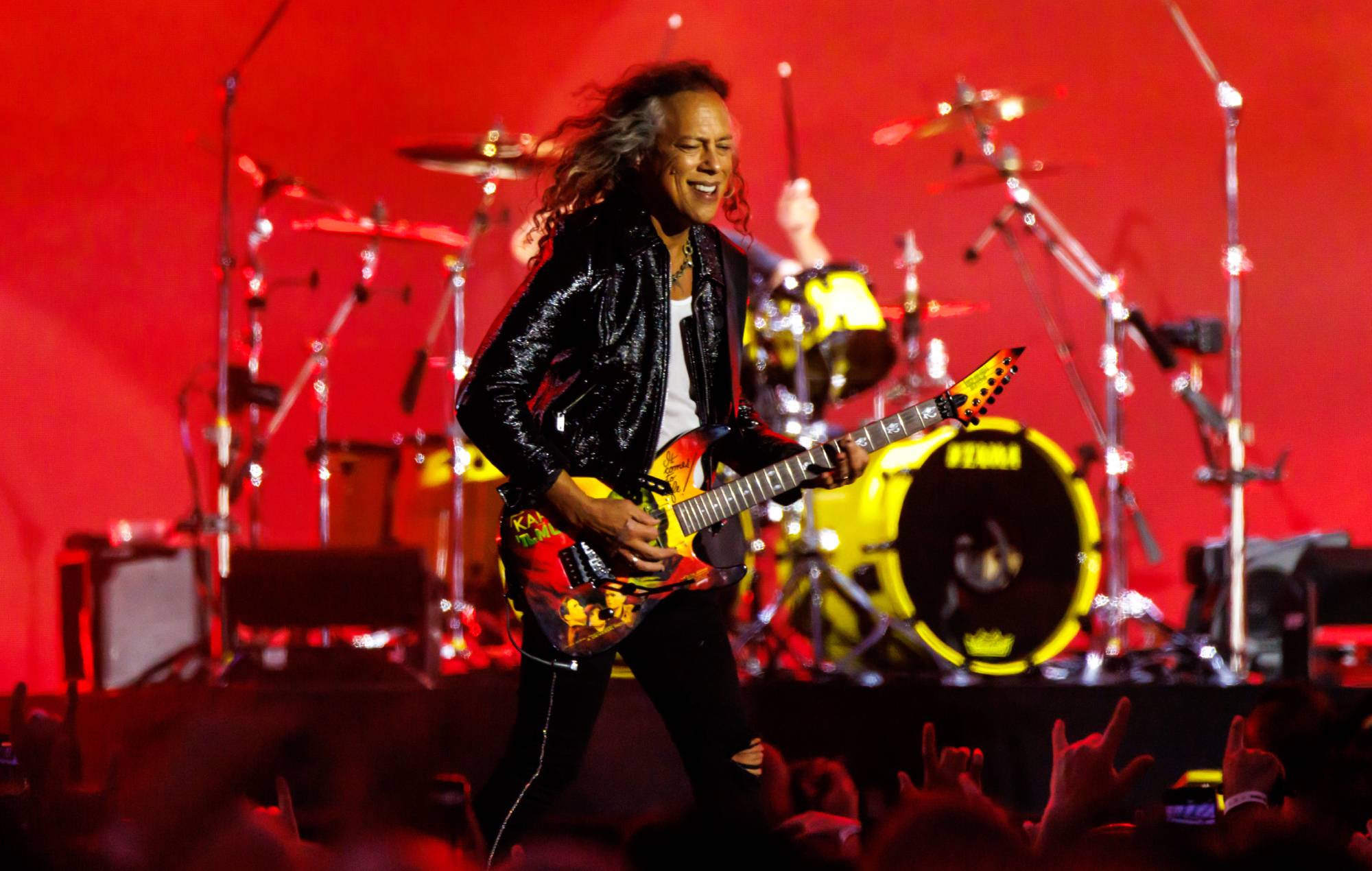 Metallicas Kirk Hammett falder fra scenen dage efter Taylor Swift T-shirt-modreaktion