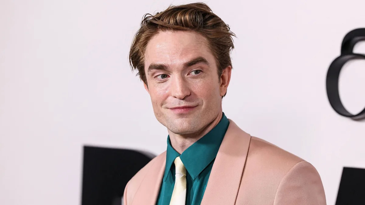 Robert Pattinson svarer igen på kritikken af sin 'Batman'-krop og afslører 11 ugers natoptagelser