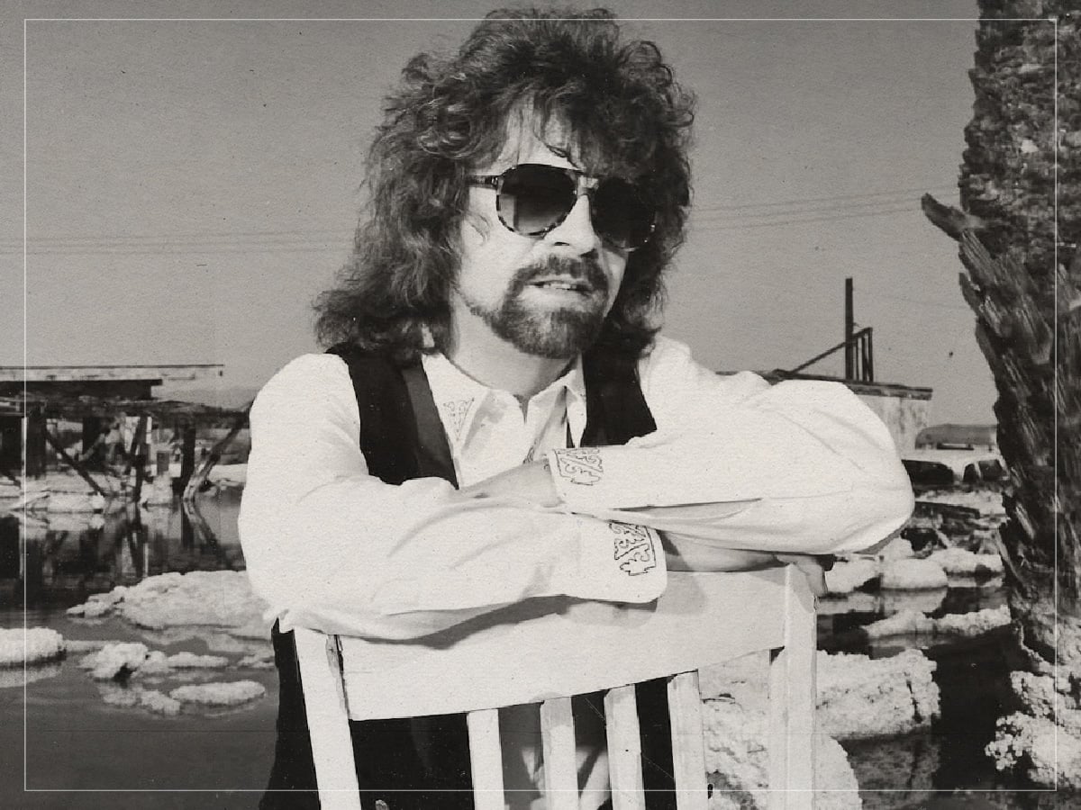 Sangen fra 1988, Jeff Lynne skrev, at et rockikon ikke kunne holde til