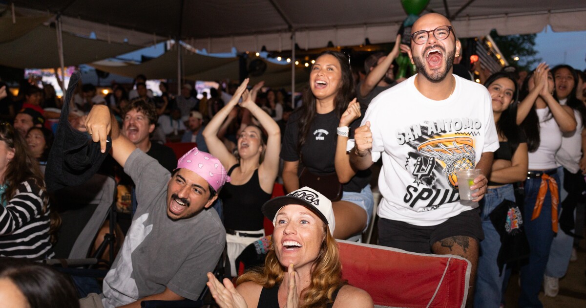 Spurs-fans i Austin går helt ud, da holdet sigter mod mesterskabet