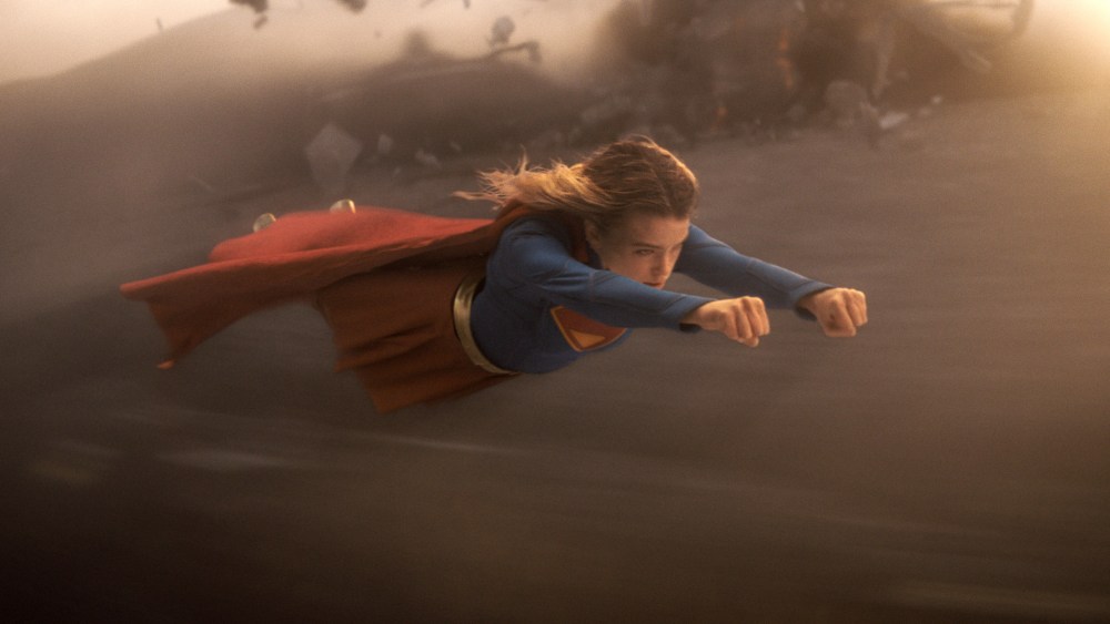 Supergirl First Reactions Divided som James Gunns DC Universe Stalls
