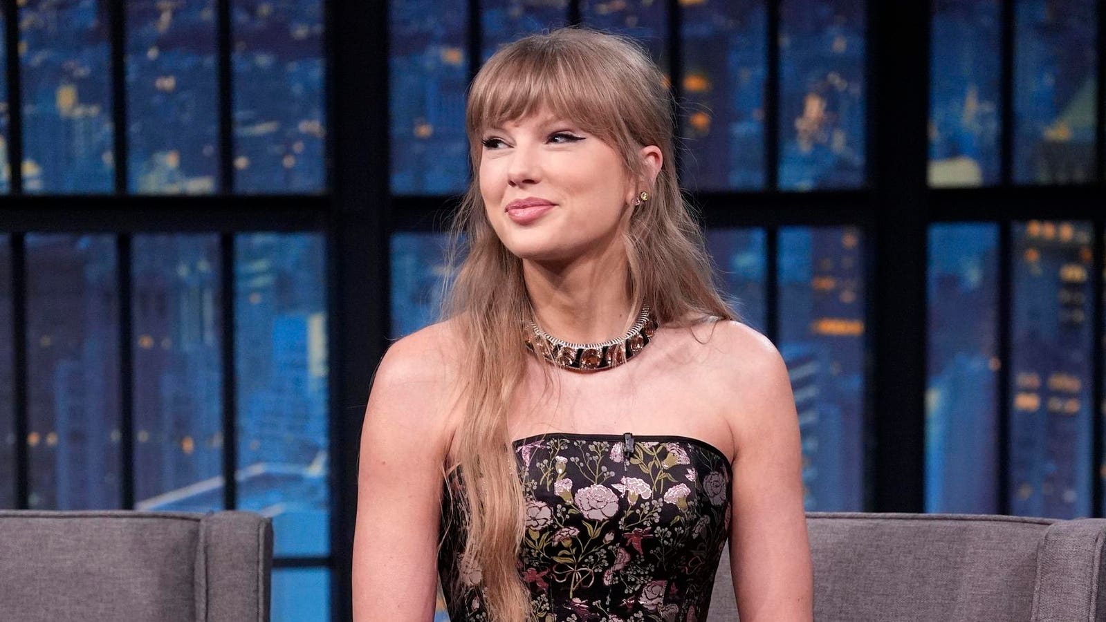 Taylor Swift slutter sig til Country Royalty som sin seneste singledebut