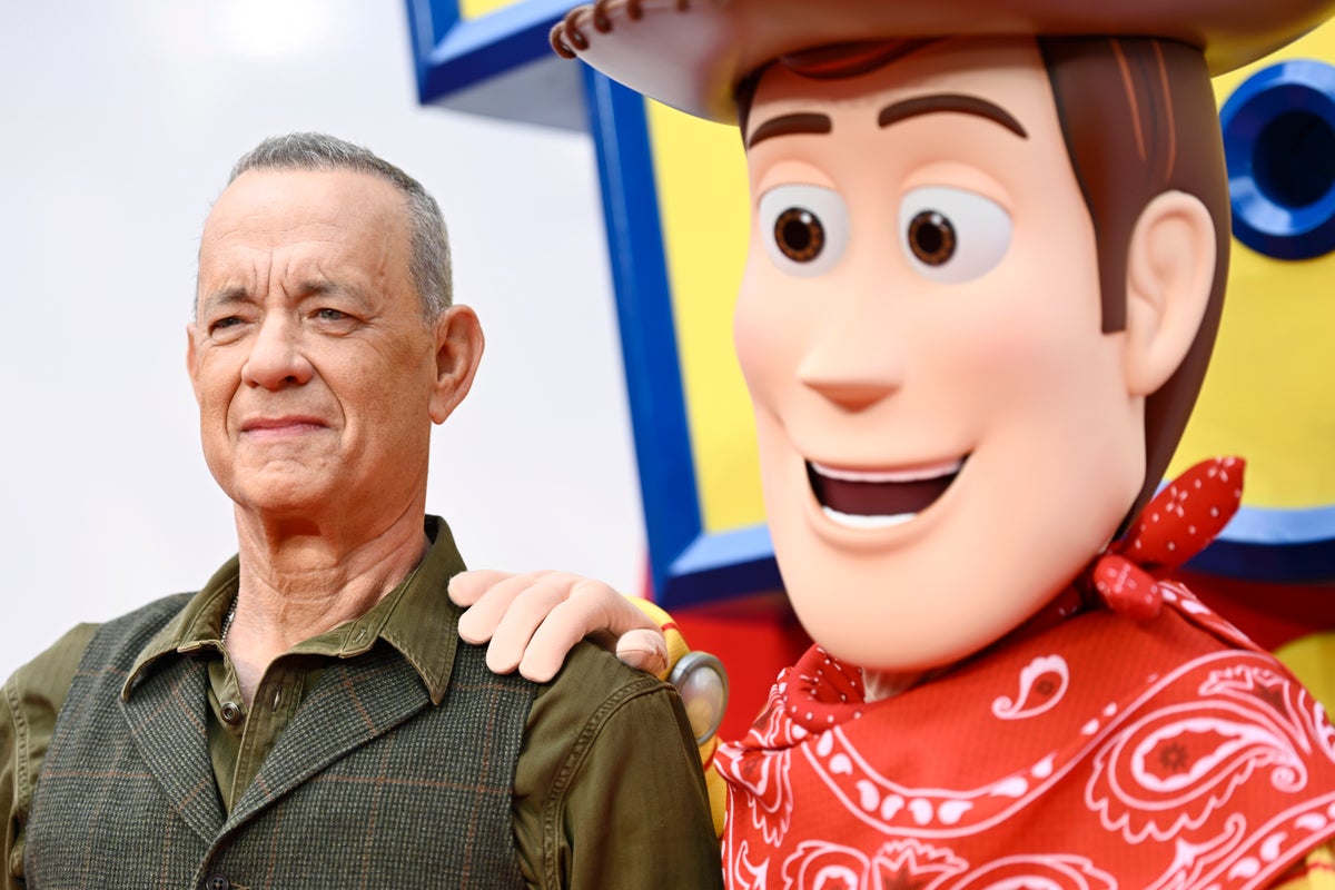 Toy Story 5-stjerner siger, at film tackler "terror" for børns skærmtid